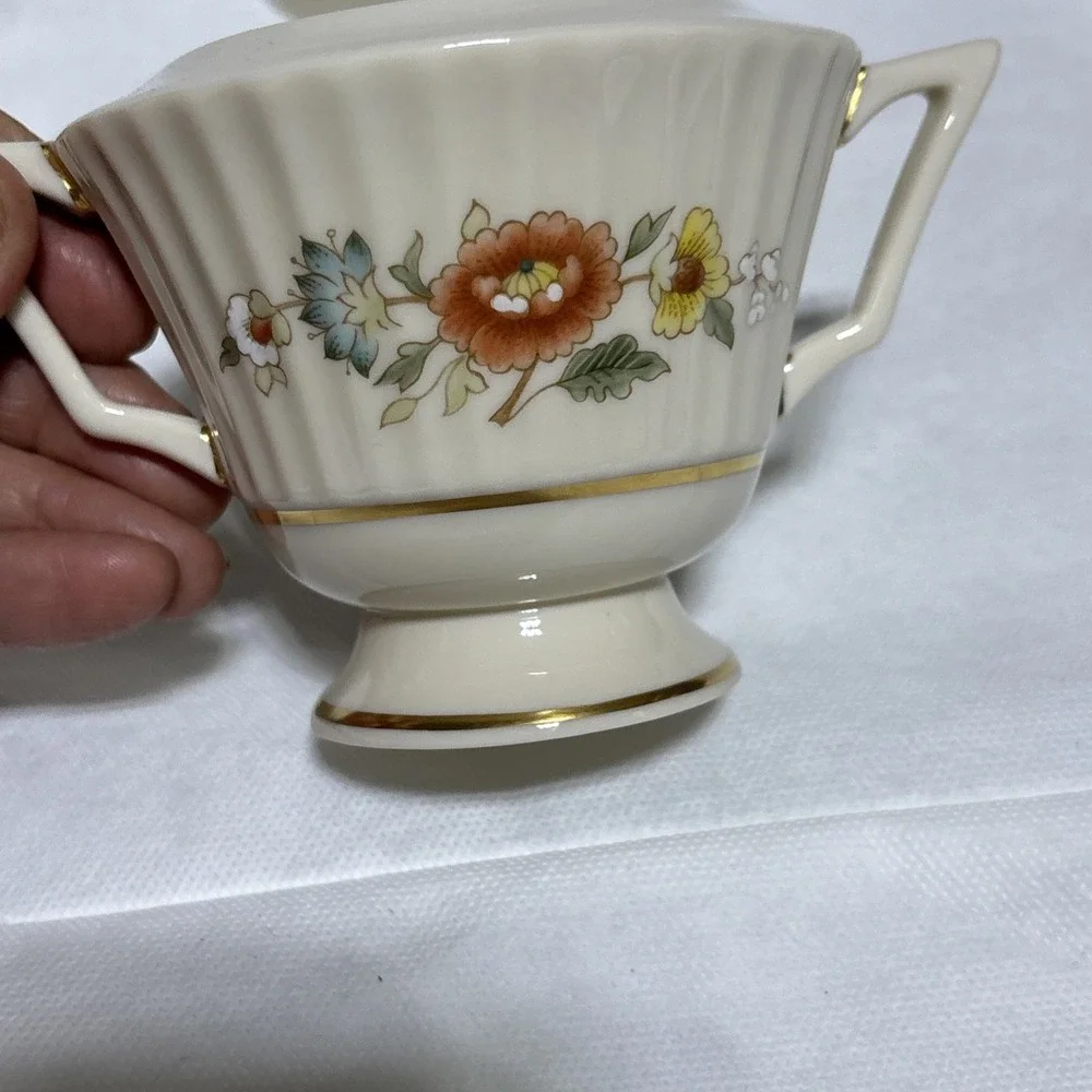 Lenox small chip